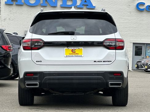 Used 2025 Honda Pilot Black Edition image 5