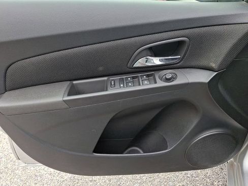 Used 2015 Chevrolet Cruze LT FWD image 12