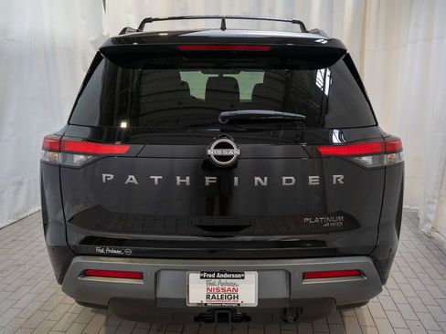 New 2026 Nissan Pathfinder Platinum image 5