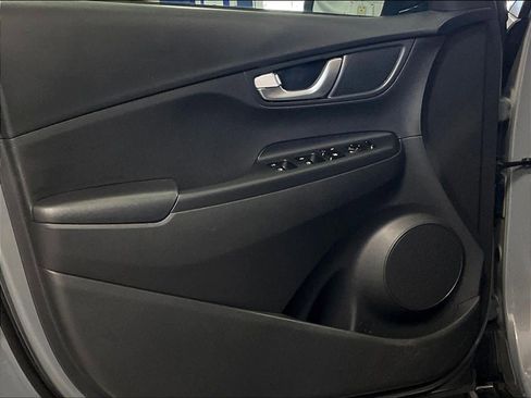 Used 2023 Hyundai Kona SE image 9