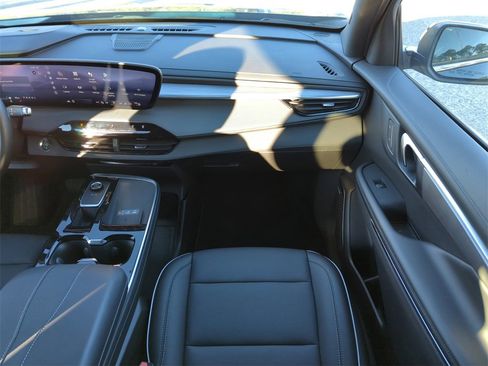 Used 2025 Buick Enclave Preferred image 14