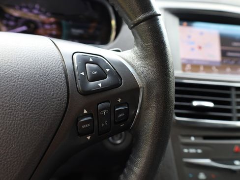 Used 2019 Lincoln MKT AWD image 22