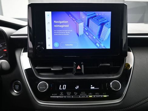 Used 2024 Toyota Corolla SE image 11