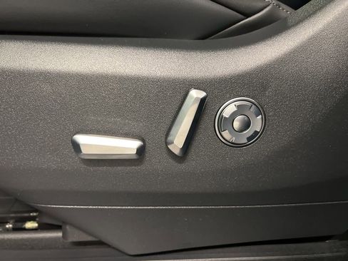 New 2026 Lincoln Navigator Reserve w/ Jet Appearance Package image 36