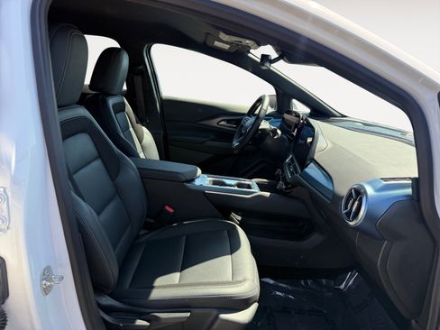 Used 2024 Chevrolet Equinox EV LT FWD image 19