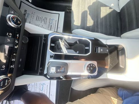 New 2025 Mitsubishi Outlander SE image 20