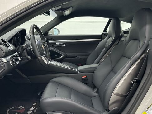 Used 2025 Porsche 718 Cayman GTS RWD image 11