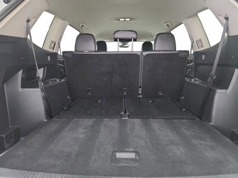 Used 2024 Volkswagen Atlas SE image 36