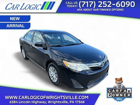 Used 2012 Toyota Camry LE image 1