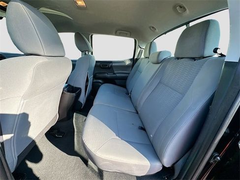 Used 2016 Toyota Tacoma SR image 22