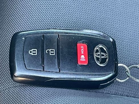 Used 2024 Toyota Tacoma TRD Off-Road image 22