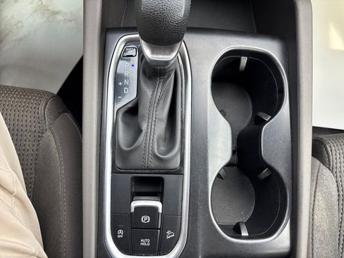 Used 2020 Hyundai Santa Fe SE image 36