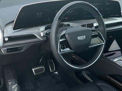 Used 2026 Cadillac Vistiq Luxury image 19