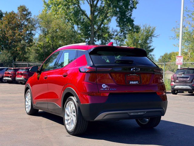 Used 2023 Chevrolet Bolt EUV LT w/ Comfort Package FWD image 6
