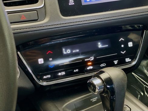 Used 2018 Honda HR-V EX image 11