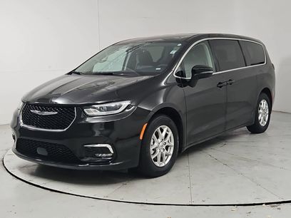 Used 2023 Chrysler Pacifica Touring-L
