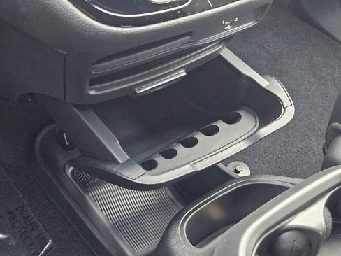 New 2026 Chrysler Pacifica Select image 37