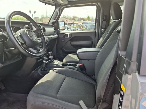 Used 2022 Jeep Wrangler Sport AWD/4WD image 2