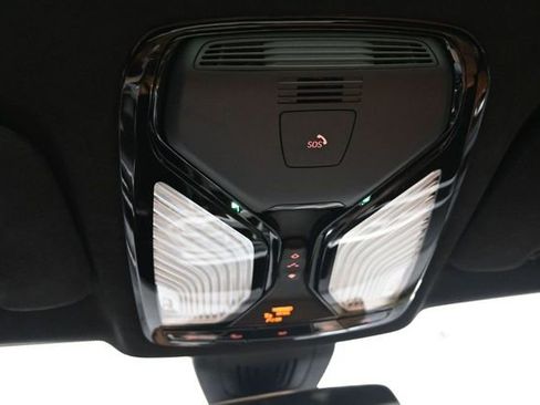 Used 2022 BMW X7 xDrive40i w/ M Sport Package AWD/4WD image 36