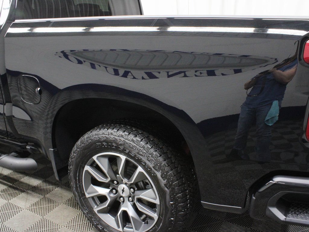 Used 2025 Chevrolet Silverado 1500 RST AWD/4WD image 36