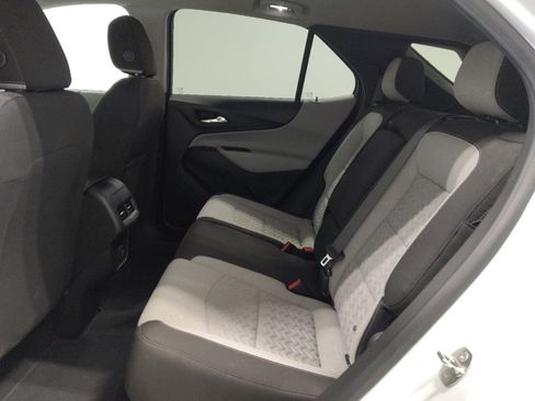 Used 2022 Chevrolet Equinox LS w/ LPO, Chrome Package image 18