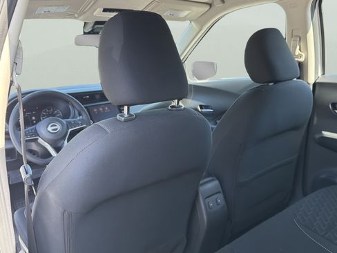 Used 2022 Nissan Kicks SV FWD image 45