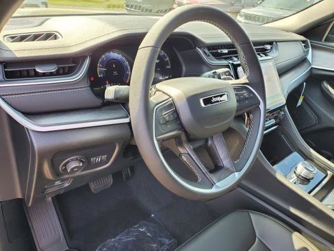 New 2025 Jeep Grand Cherokee L Limited w/ Black Appearance Package image 7