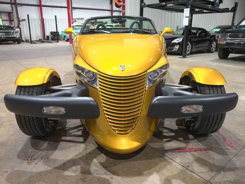 Used 2002 Chrysler Prowler RWD image 13