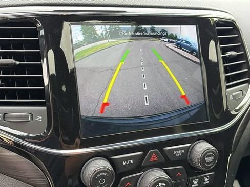 Certified 2022 Jeep Grand Cherokee Laredo X AWD/4WD image 17