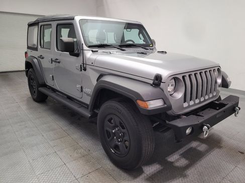 Used 2018 Jeep Wrangler Unlimited Sport AWD/4WD image 13