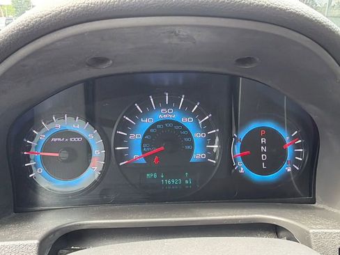 Used 2011 Ford Fusion SE FWD image 11