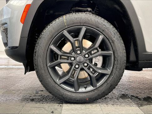 New 2025 Jeep Grand Cherokee L Limited image 14