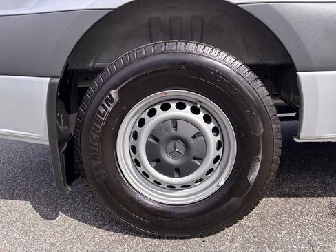 Used 2024 Mercedes-Benz Sprinter 2500 image 14