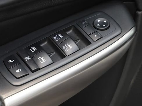 Used 2020 Jeep Cherokee Latitude w/ Cold Weather Group AWD/4WD image 15