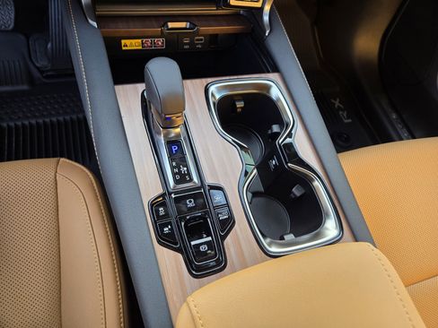 New 2026 Lexus RX 450h AWD image 12