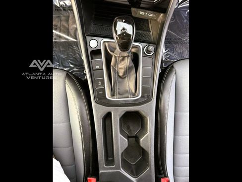 Used 2025 Volkswagen Jetta SE image 39