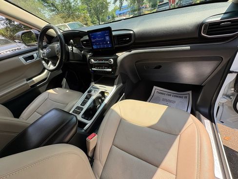 Used 2021 Ford Explorer Limited w/ Equipment Group 301A RWD image 10