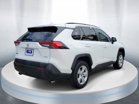 Used 2020 Toyota RAV4 XLE w/ Convenience Package image 4