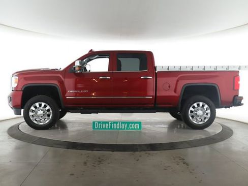 Used 2018 GMC Sierra 2500 Denali w/ Duramax Plus Package AWD/4WD image 9