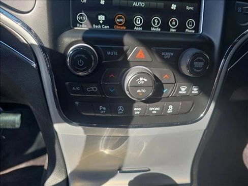 Used 2018 Jeep Grand Cherokee Limited image 21