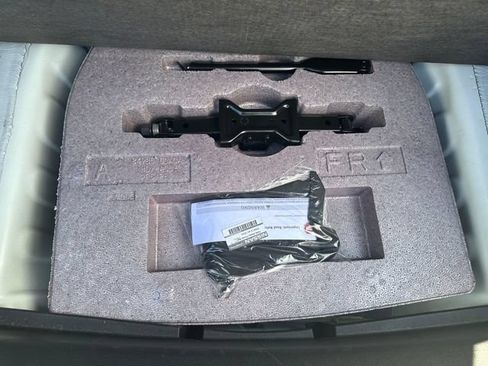 Used 2025 Nissan Altima 2.5 SV FWD image 25