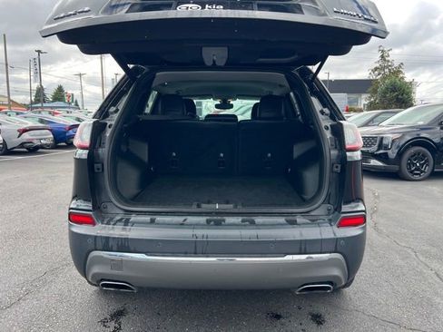 Used 2019 Jeep Cherokee Limited AWD/4WD image 12