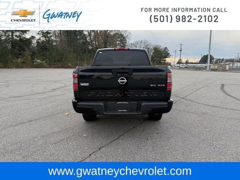Used 2024 Nissan Frontier SV image 6