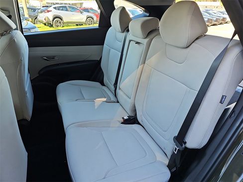 New 2026 Hyundai Tucson SE image 13