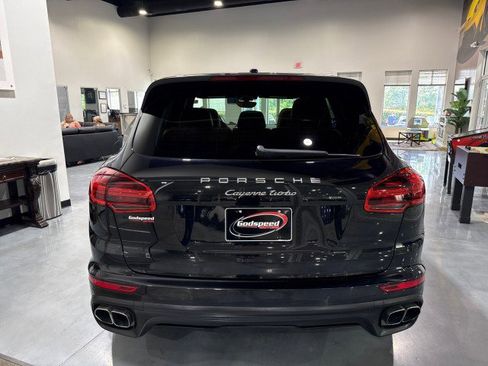 Used 2015 Porsche Cayenne Turbo image 6