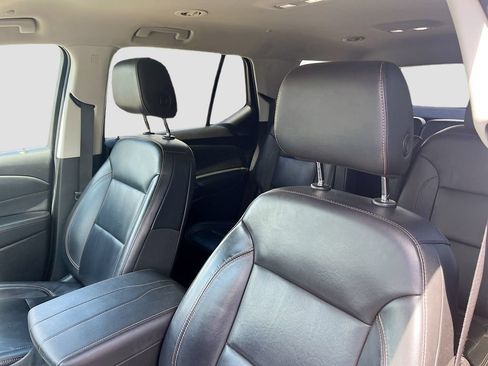 Used 2021 Chevrolet Traverse LT w/ LT Premium Package FWD image 22