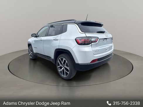 Used 2025 Jeep Compass Limited w/ Elite Group AWD/4WD image 5