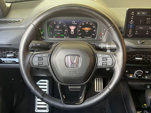 Used 2025 Honda Accord Sport image 4