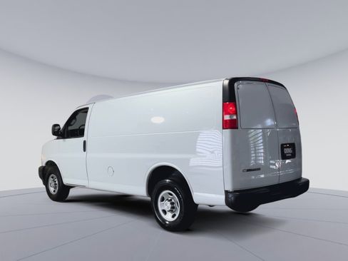 Used 2019 Chevrolet Express 2500 RWD image 8
