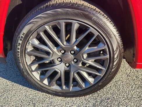 Used 2022 Jeep Compass Limited image 9